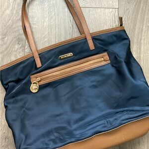 Michael Kors tote navy and tan
